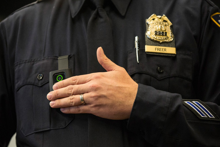 city-pay-nypd-cops-wear-body-cameras
